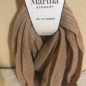 Martha Stewart luxury 2-ply‎ cashmere light tan infinity scarf new